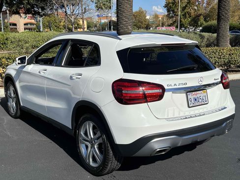 Used 2019 Mercedes-Benz GLA 250 4MATIC w/ Premium Package image 2