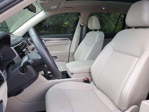 Certified 2023 Volkswagen Atlas SE w/ Panoramic Sunroof Package FWD image 16