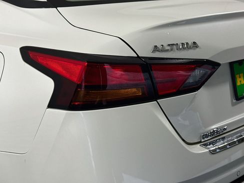 Used 2022 Nissan Altima 2.5 SV w/ SV Premium Package FWD image 36