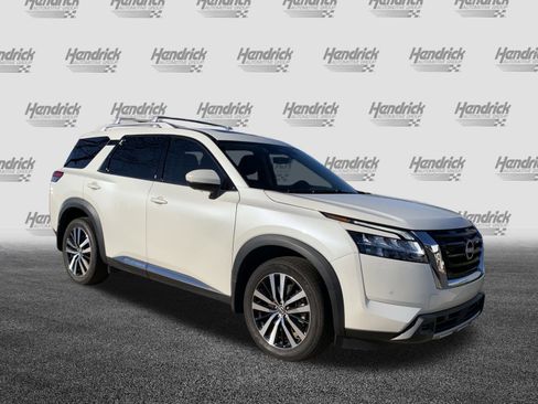 Used 2024 Nissan Pathfinder Platinum w/ Cargo Package image 2