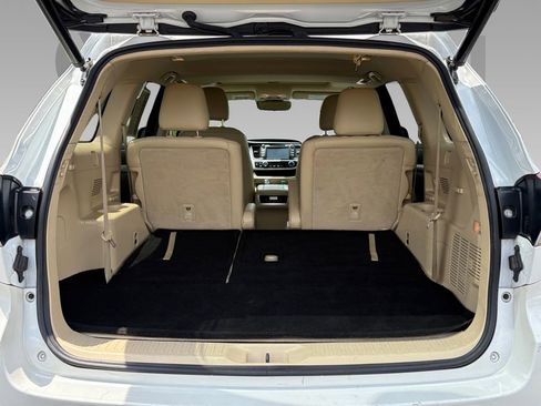Used 2019 Toyota Highlander XLE FWD image 26