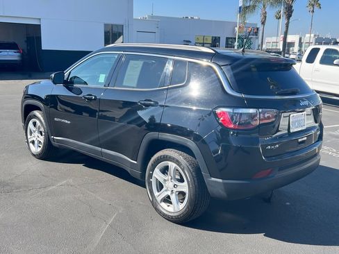 Used 2024 Jeep Compass Latitude w/ Convenience Group AWD/4WD image 8