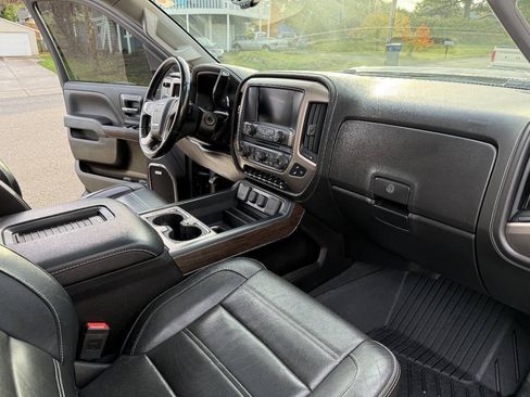 Used 2019 GMC Sierra 3500 Denali w/ Suspension Package, Off-Road AWD/4WD image 12