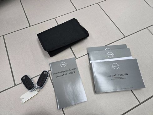 Used 2023 Nissan Pathfinder SL image 37