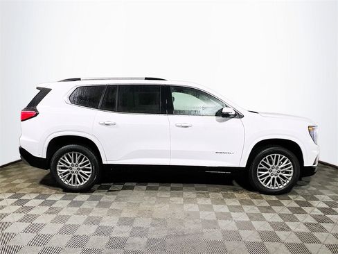 New 2026 GMC Acadia Denali image 9