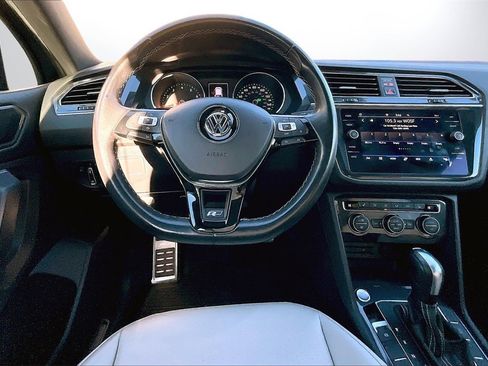Used 2021 Volkswagen Tiguan SE R-Line image 11