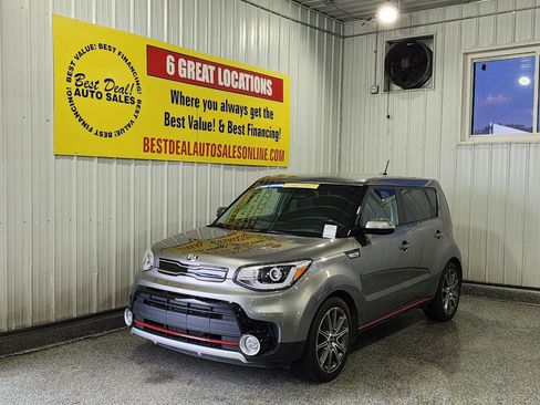 Used 2019 Kia Soul ! w/ Technology Package FWD image 1