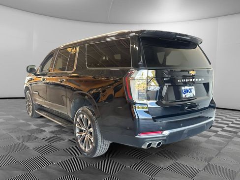 Used 2025 Chevrolet Suburban High Country AWD/4WD image 3