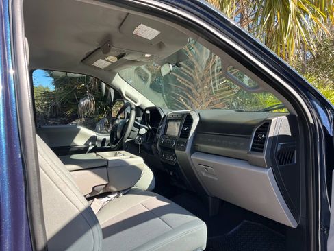 Used 2019 Ford F250 XL w/ STX Appearance Package image 19