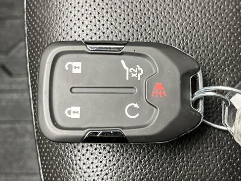 Certified 2023 GMC Acadia AT4 w/ Preferred Package image 31