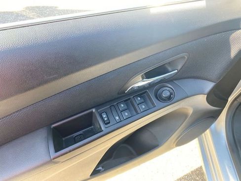 Used 2016 Chevrolet Cruze LT FWD image 18