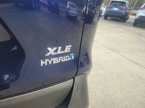 Certified 2023 Toyota RAV4 XLE Premium image 5