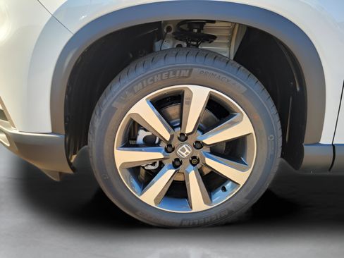 New 2025 Honda Pilot Touring image 35