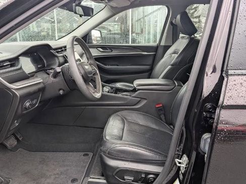 Used 2023 Jeep Grand Cherokee L Limited w/ Luxury Tech Group II image 14