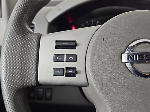Used 2013 Nissan Frontier SV w/ SV Value Truck Pkg RWD image 14