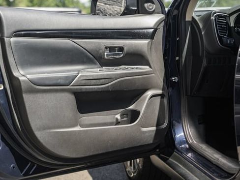 Used 2019 Mitsubishi Outlander SE AWD/4WD image 42