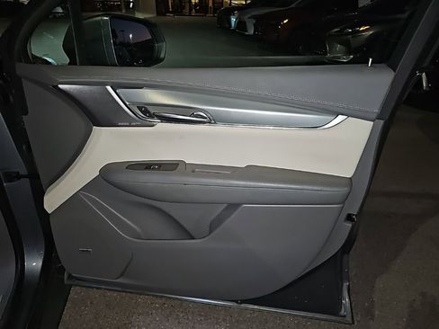 Used 2020 Cadillac XT5 Premium Luxury image 31