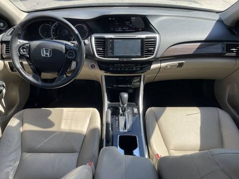 Used 2017 Honda Accord EX-L image 11