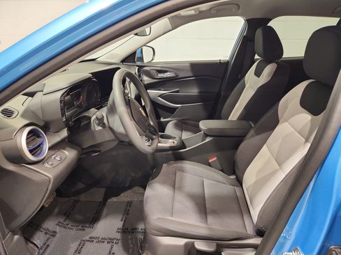 New 2026 Chevrolet Trax LS w/ LS Convenience Package FWD image 8