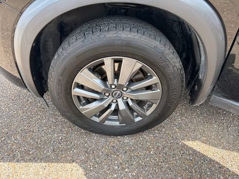 Certified 2023 Nissan Pathfinder SV FWD image 11