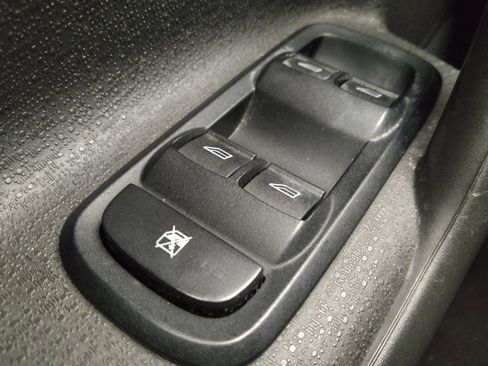 Used 2017 Ford Fiesta SE image 27