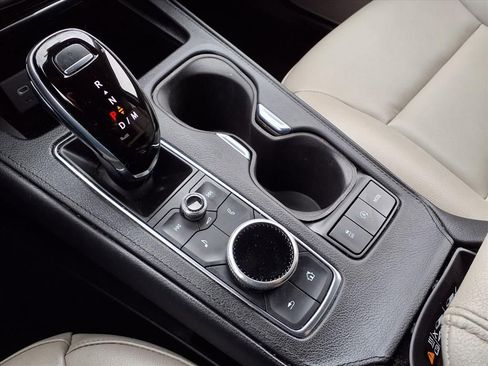 Used 2023 Cadillac XT4 Luxury w/ Cold Weather Package image 25