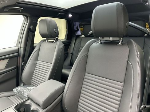 New 2026 Land Rover Discovery Sport Landmark AWD/4WD image 18