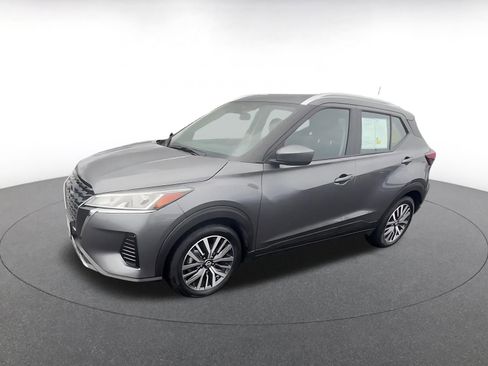 Used 2024 Nissan Kicks SV image 8