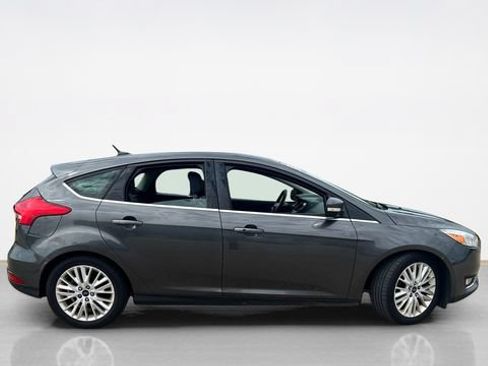 Used 2016 Ford Focus Titanium w/ Titanium Technology Package FWD image 2