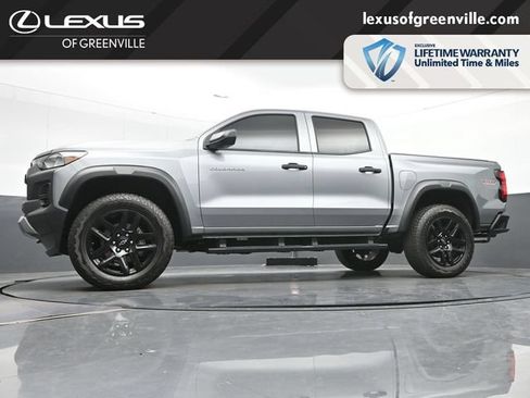 Used 2025 Chevrolet Colorado Trail Boss AWD/4WD image 43