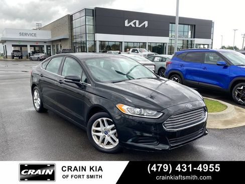 Used 2014 Ford Fusion SE FWD image 1
