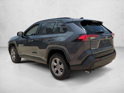 Used 2025 Toyota RAV4 XLE AWD/4WD image 7