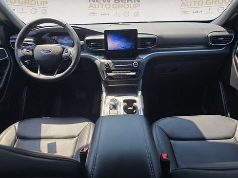 Used 2020 Ford Explorer XLT w/ Equipment Group 202A AWD/4WD image 10