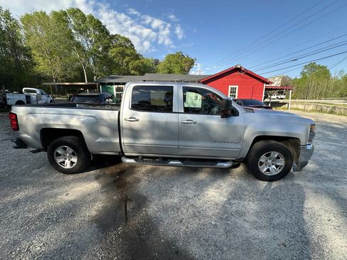 Used 2017 Chevrolet Silverado 1500 LT w/ Trailering Package image 4