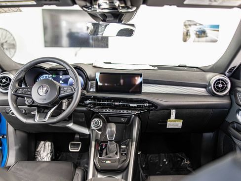 New 2025 Alfa Romeo Tonale w/ Premium Package image 37