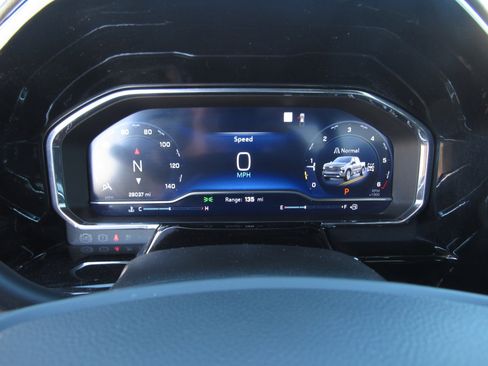 Used 2023 Chevrolet Silverado 1500 High Country w/ Z71 Off-Road Package image 28