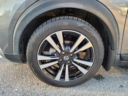 Certified 2020 Nissan Kicks SV image 10