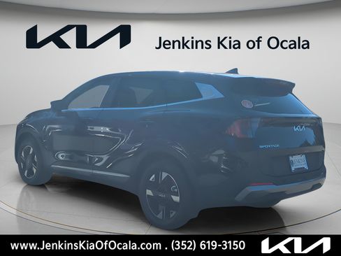 New 2026 Kia Sportage LX w/ LX Convenience Package FWD image 5
