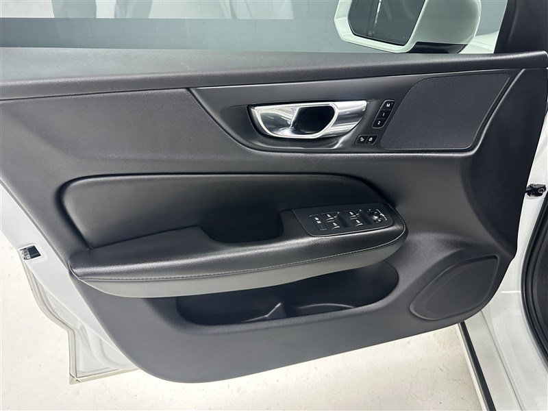 Used 2019 Volvo S60 T6 Momentum w/ Premium Package AWD/4WD image 18