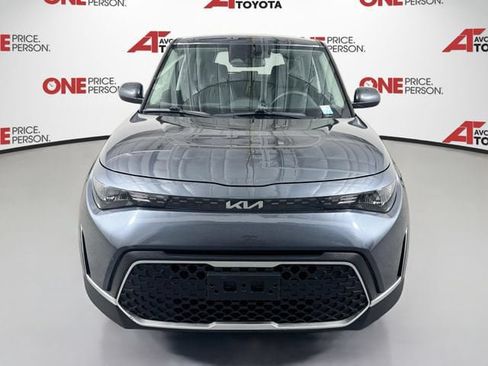Used 2025 Kia Soul LX w/ LX Technology Package FWD image 2