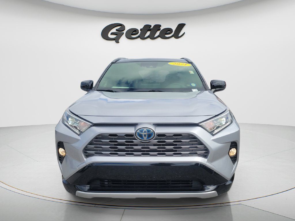 Used 2021 Toyota RAV4 XSE w/ XSE Grade Weather Package AWD/4WD image 2