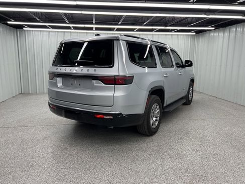 Used 2024 Jeep Wagoneer 2WD image 6