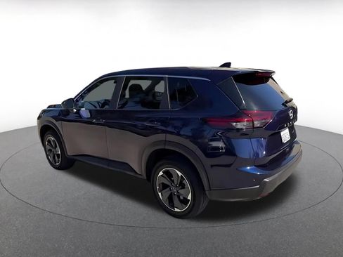 Used 2025 Nissan Rogue SV FWD image 10