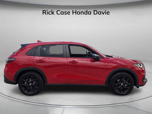Certified 2025 Honda HR-V Sport image 3
