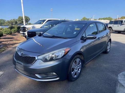 Used 2016 Kia Forte LX FWD image 3