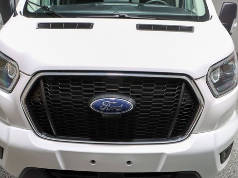 Used 2023 Ford Transit 350 XLT image 4