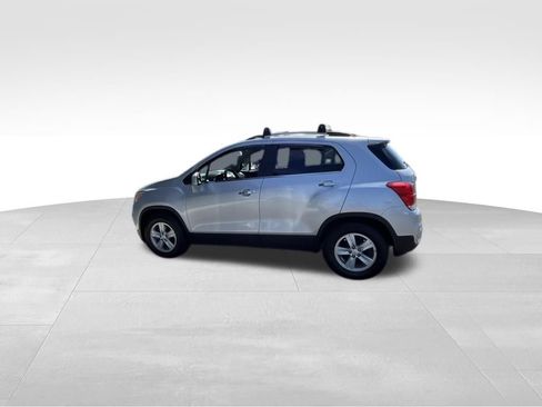 Used 2020 Chevrolet Trax LT w/ LT Convenience Package FWD image 10