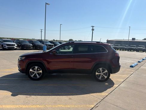 Used 2021 Jeep Cherokee Limited w/ Trailer Tow Group AWD/4WD image 4