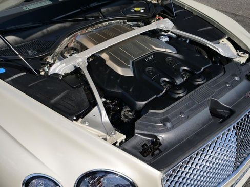 Used 2021 Bentley Continental GT V8 AWD/4WD image 35