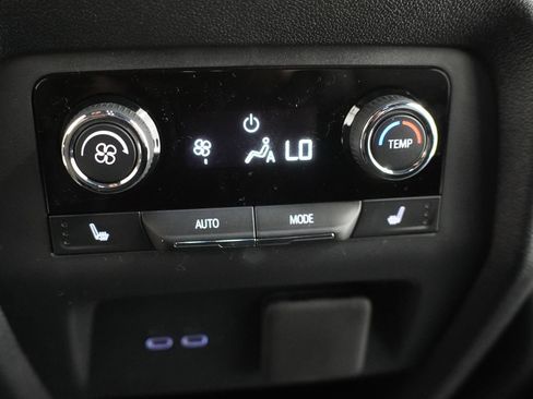 New 2026 Chevrolet Traverse RS FWD image 32